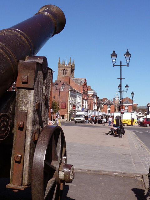 Crimean war canon pointing towards Castle Square.