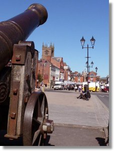 Crimean war canon pointing towards Castle Square.